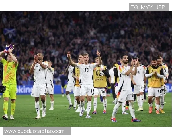 西班牙与德国足球巅峰对决精彩赛事宣传图画展现激情与荣耀