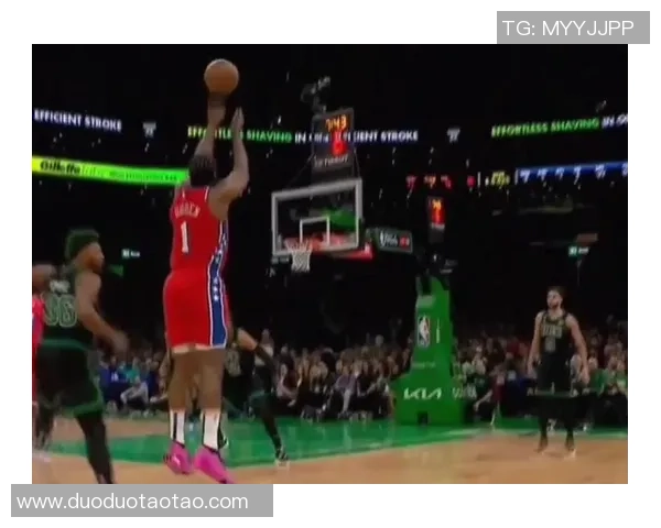 马丁内斯的传奇旅程：从默默无闻到足球巨星的蜕变与辉煌